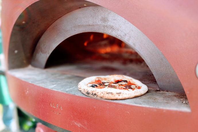 4 Types of Pizza Ovens and How They Work