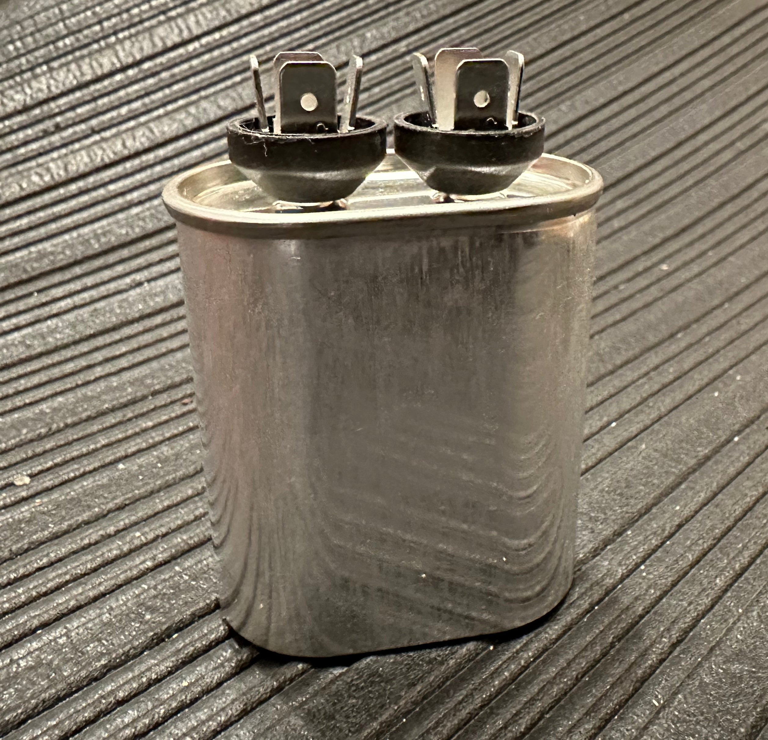 Lincoln 369192 - Capacitor Motor Start & Run - 7.5 MFD, 370 VAC