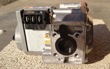 Load image into Gallery viewer, Honeywell Dual Gas Valve | Middleby Part # 42810-0121
